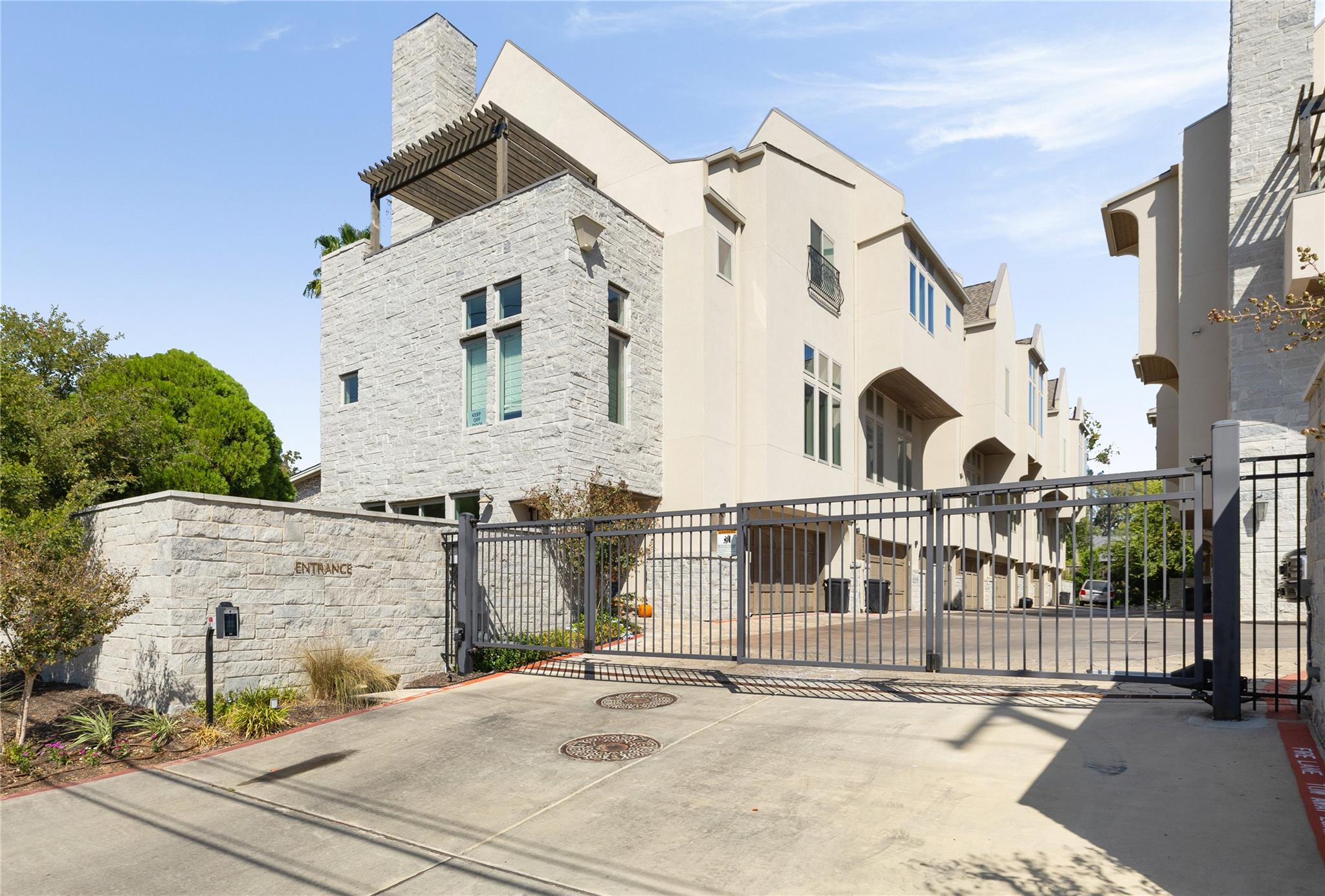 2300 Enfield Rd # 303, Austin, TX 78703