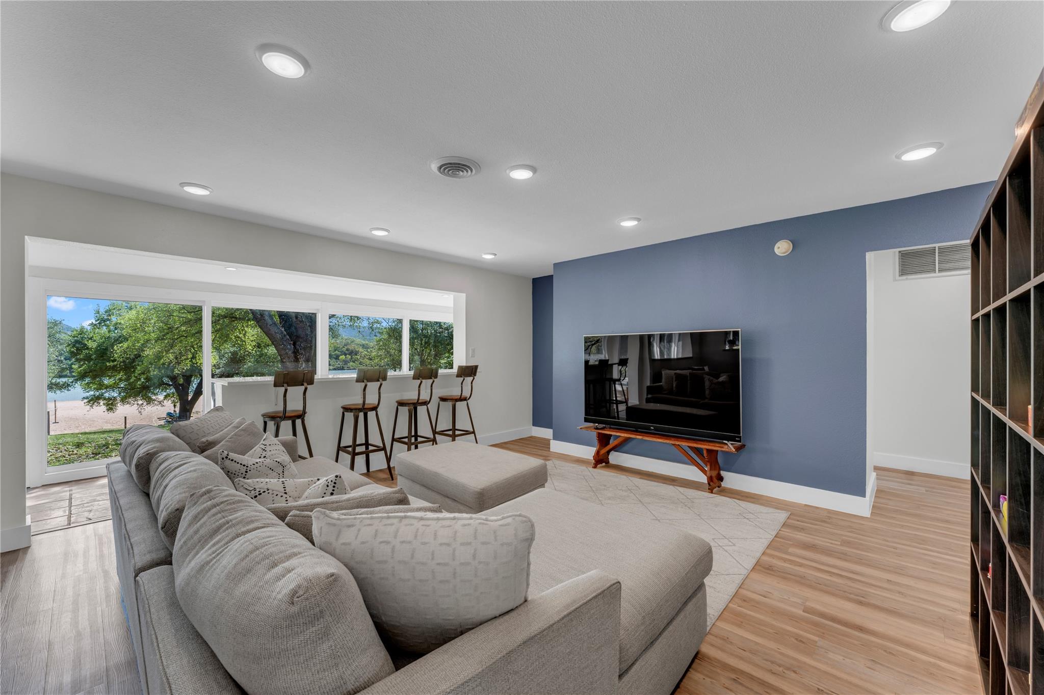 4310 River Oaks Dr, Kingsland, TX 78639