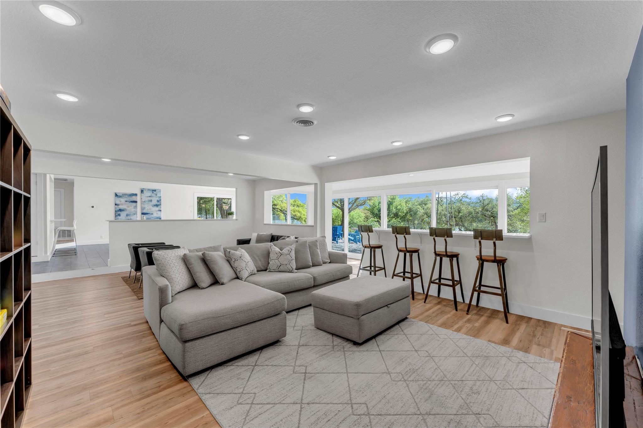 4310 River Oaks Dr, Kingsland, TX 78639