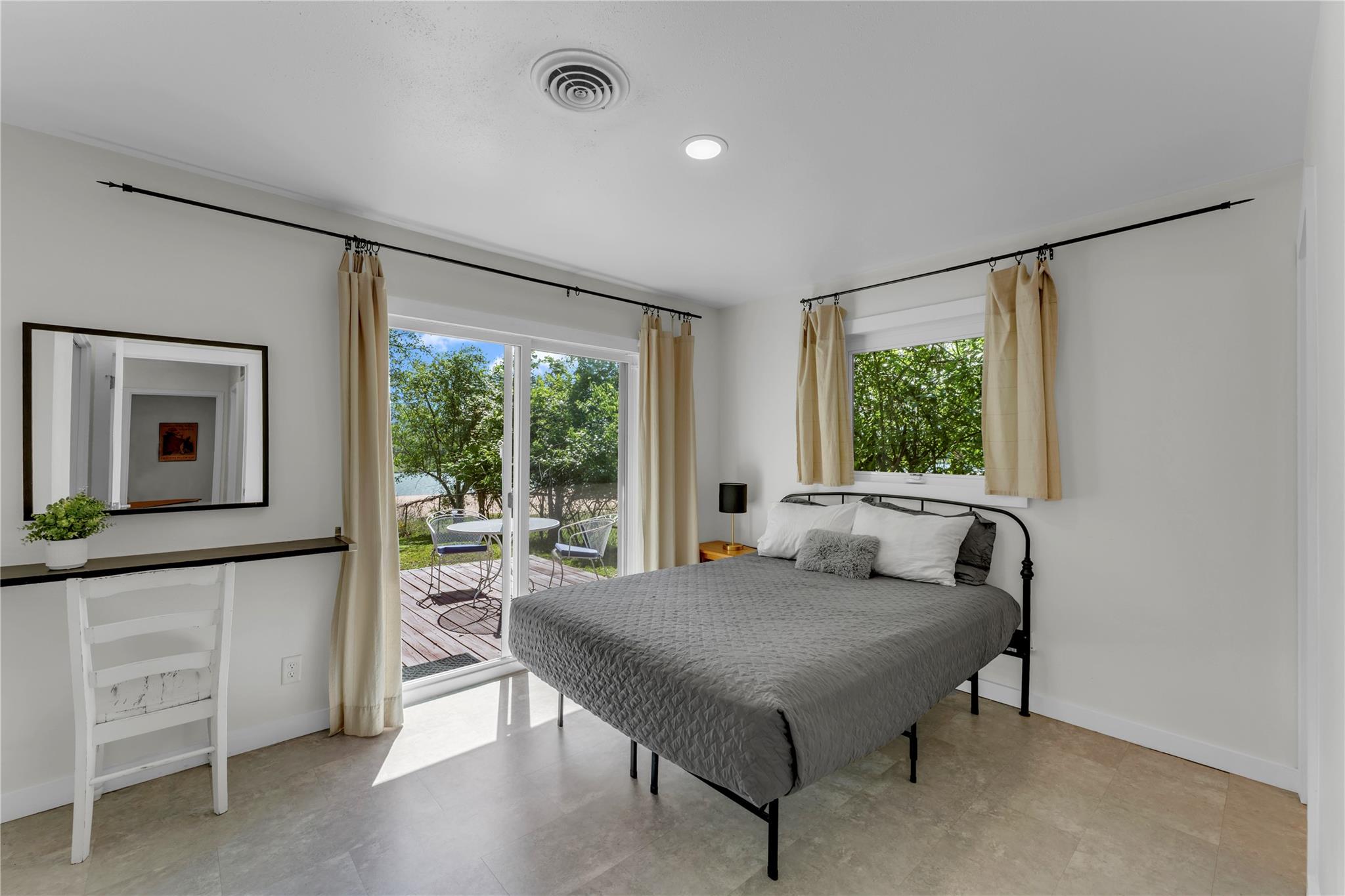 4310 River Oaks Dr, Kingsland, TX 78639