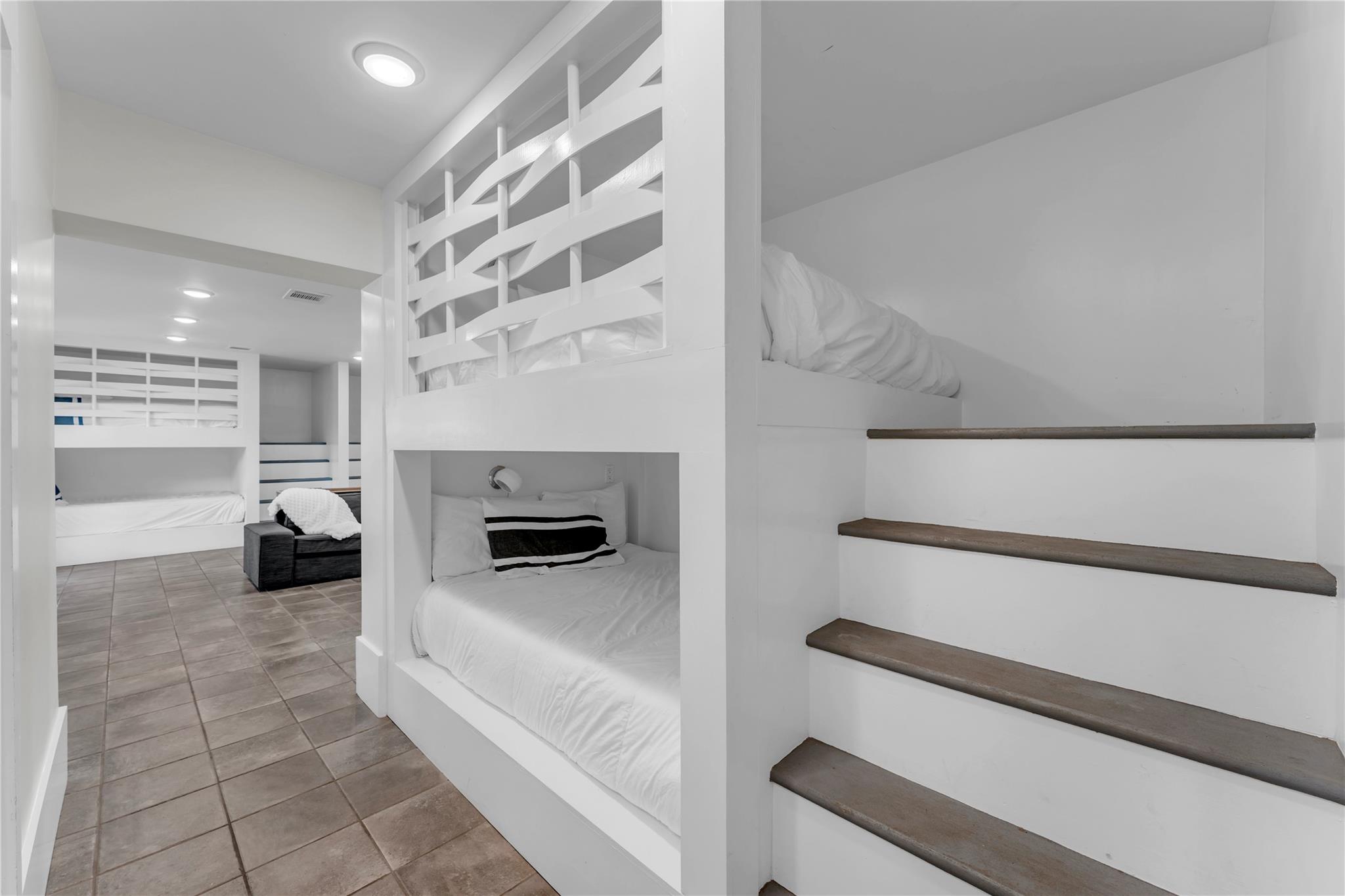 4310 River Oaks Dr, Kingsland, TX 78639