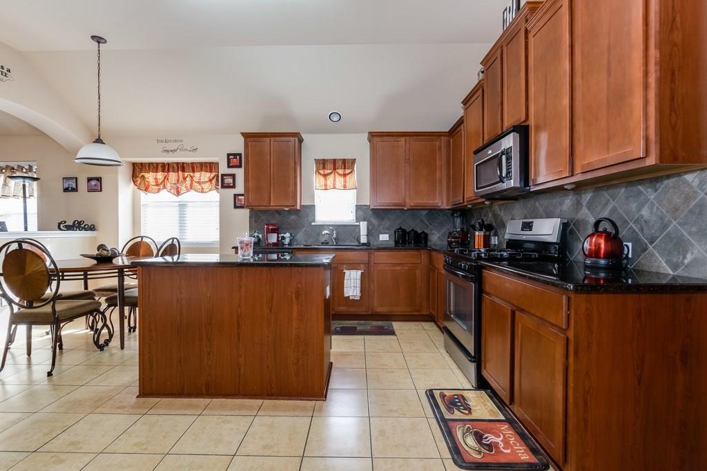 1261 Rainbow Parke Dr, Round Rock, TX 78665