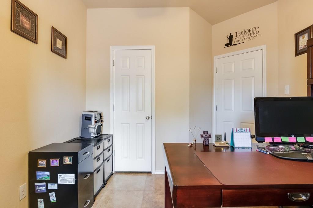 1261 Rainbow Parke Dr, Round Rock, TX 78665