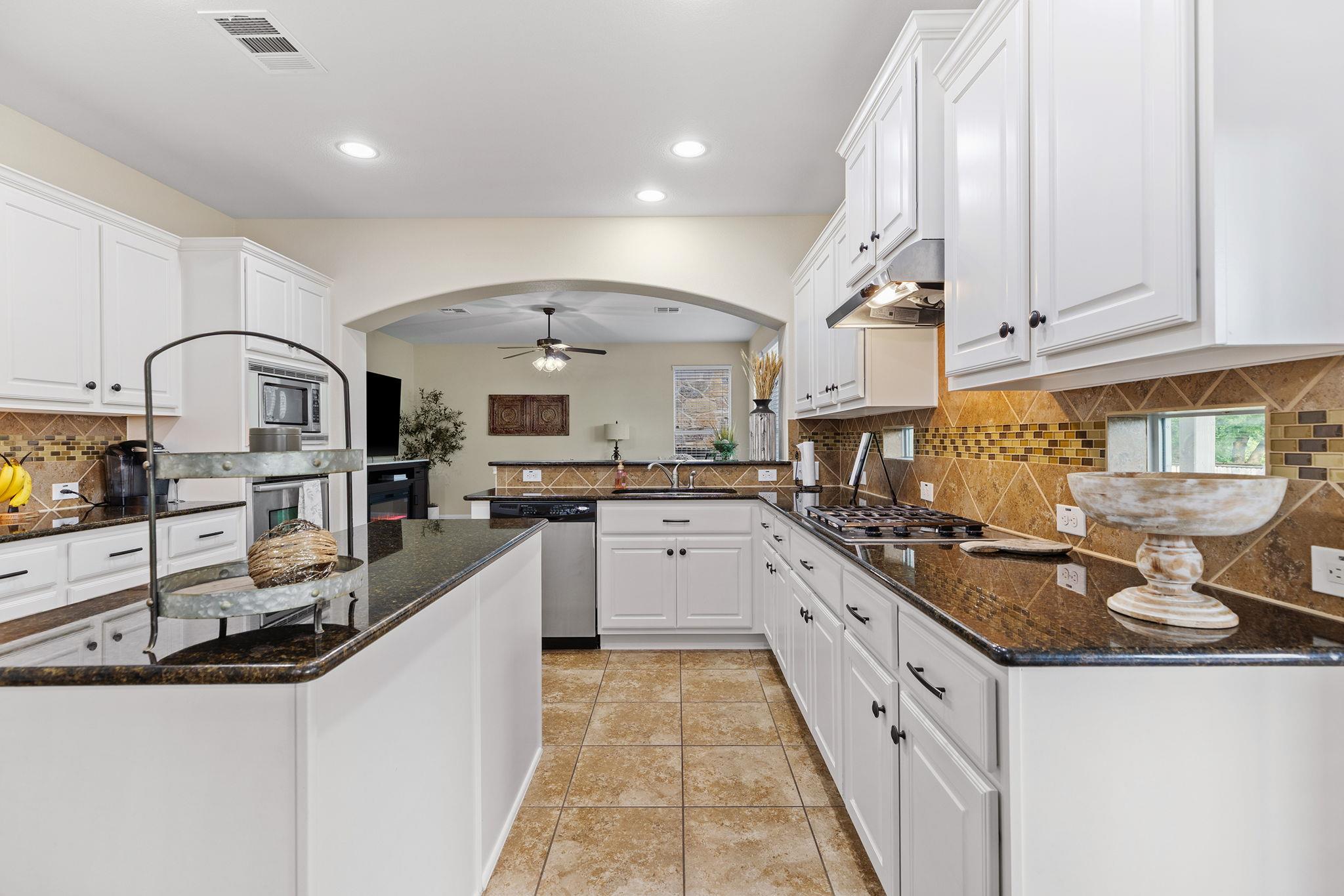 3588 Rosalina Loop, Round Rock, TX 78665