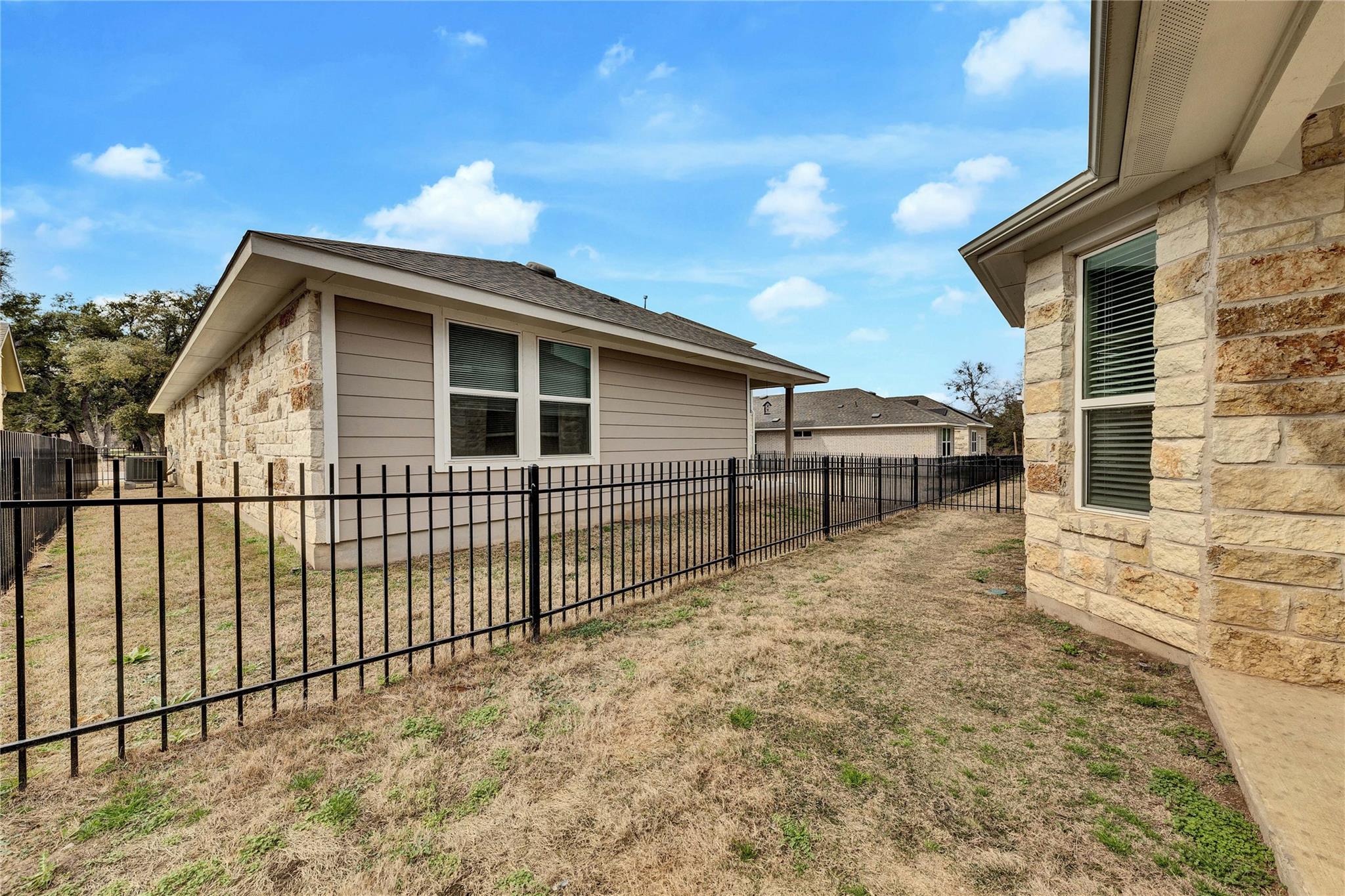 2800 Joe Dimaggio Blvd # 98, Round Rock, TX 78665
