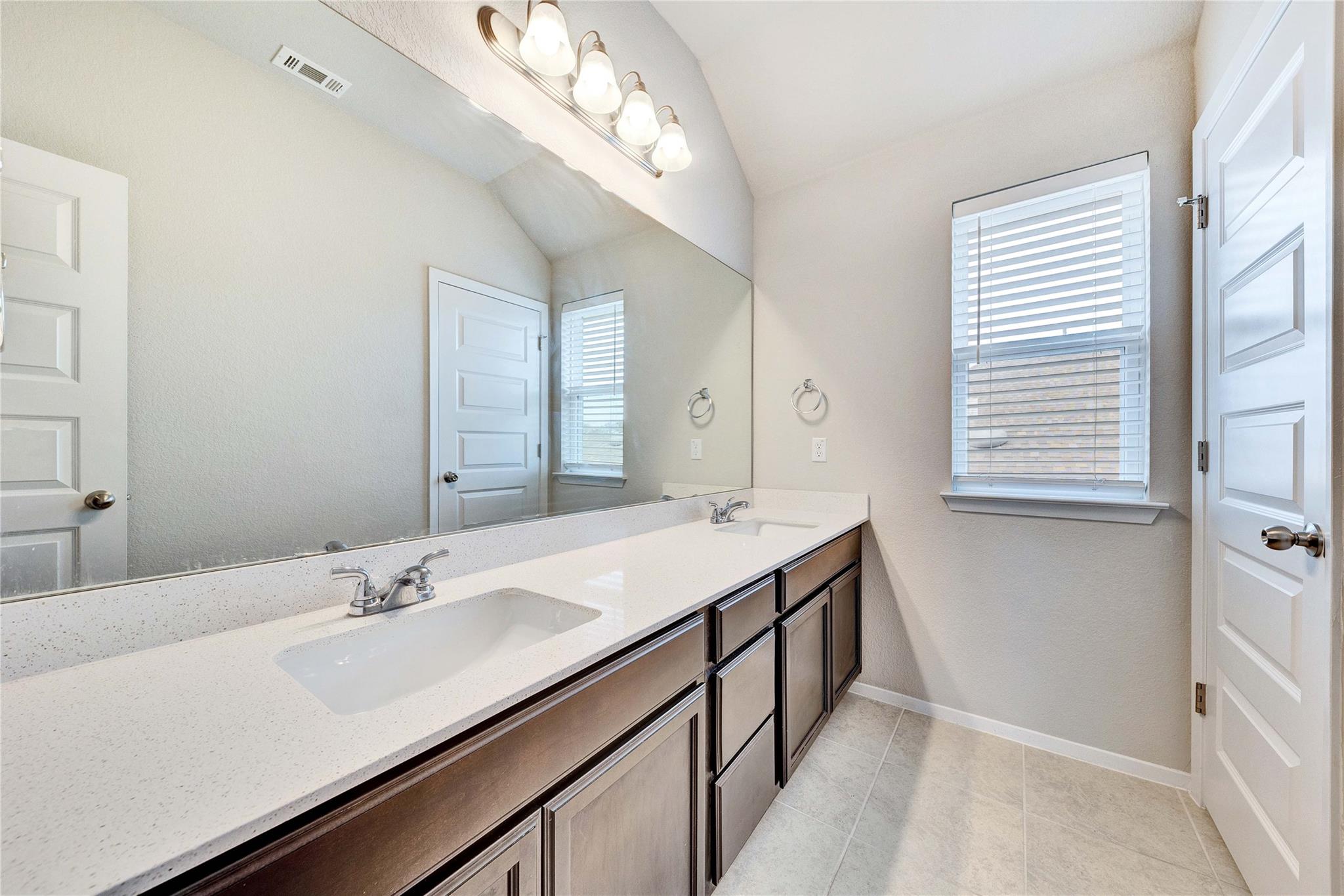 2800 Joe Dimaggio Blvd # 98, Round Rock, TX 78665