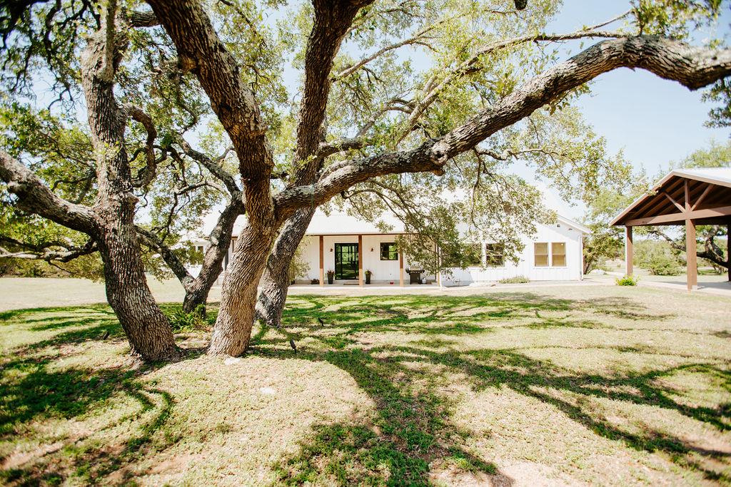 2300 W Fitzhugh Rd, Dripping Springs, TX 78620