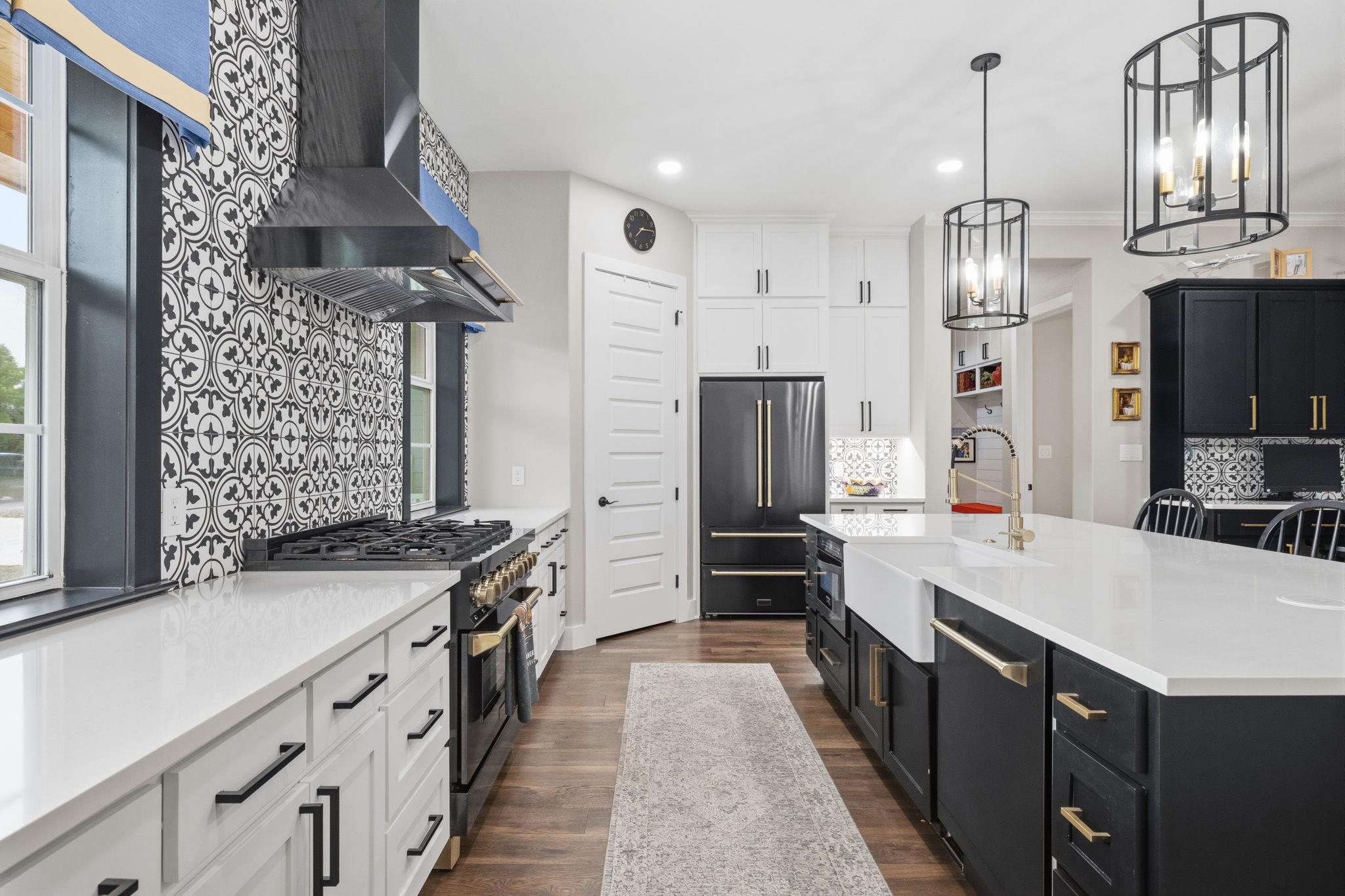 2551 Lakeshore Dr, Canyon Lake, TX 78133