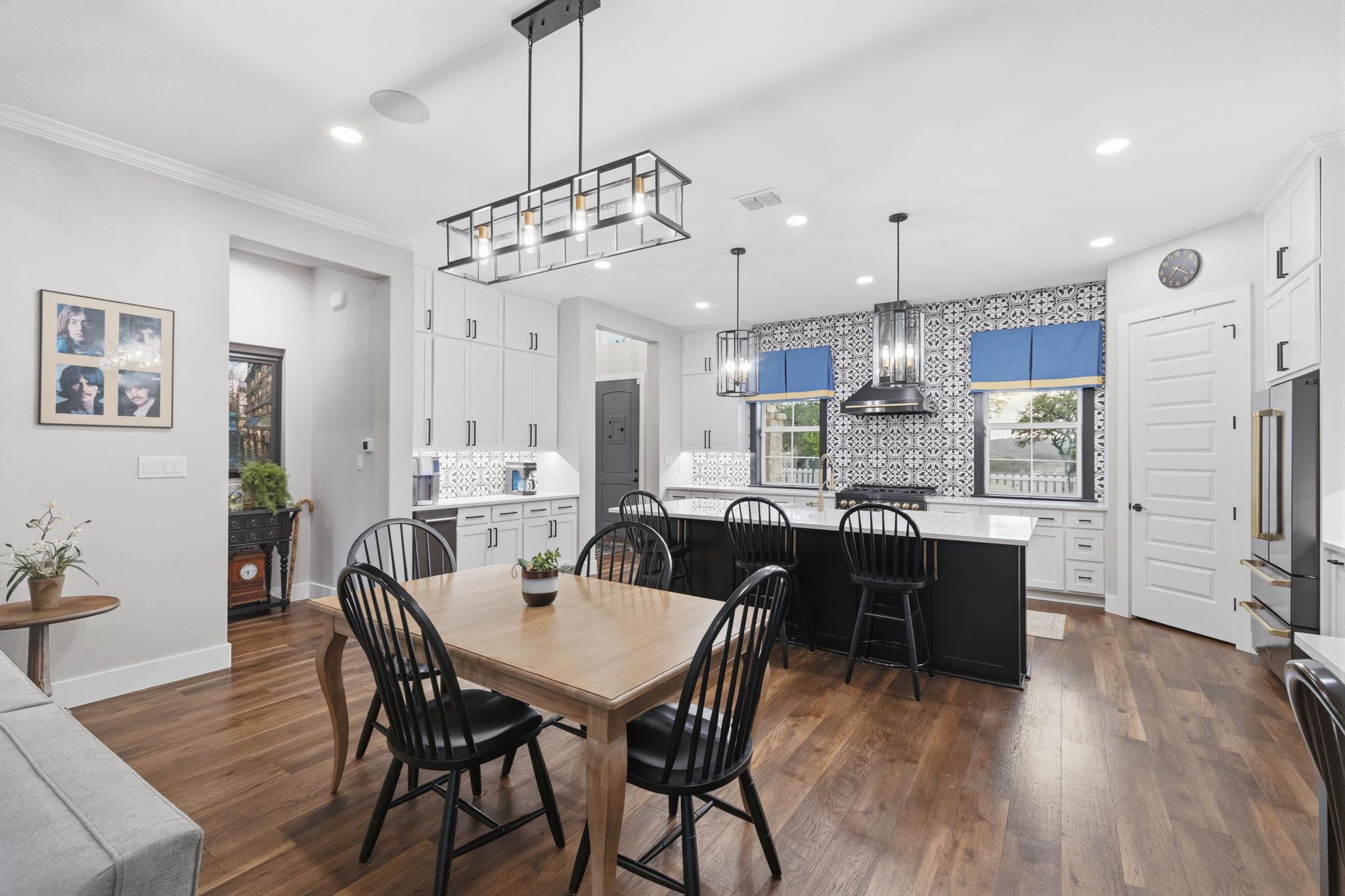 2551 Lakeshore Dr, Canyon Lake, TX 78133