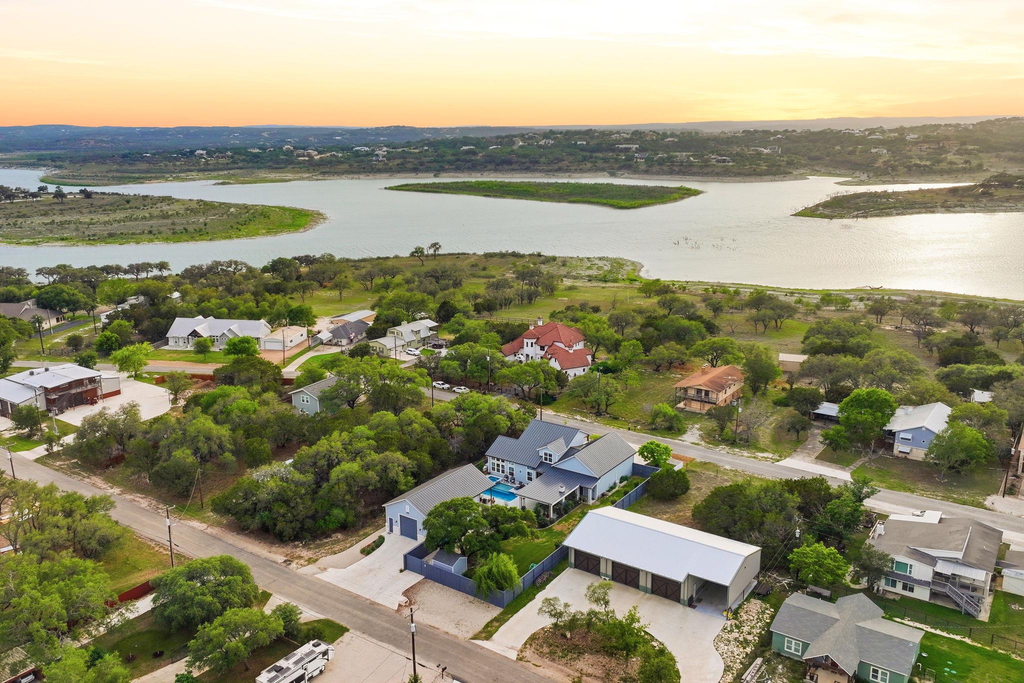 2551 Lakeshore Dr, Canyon Lake, TX 78133