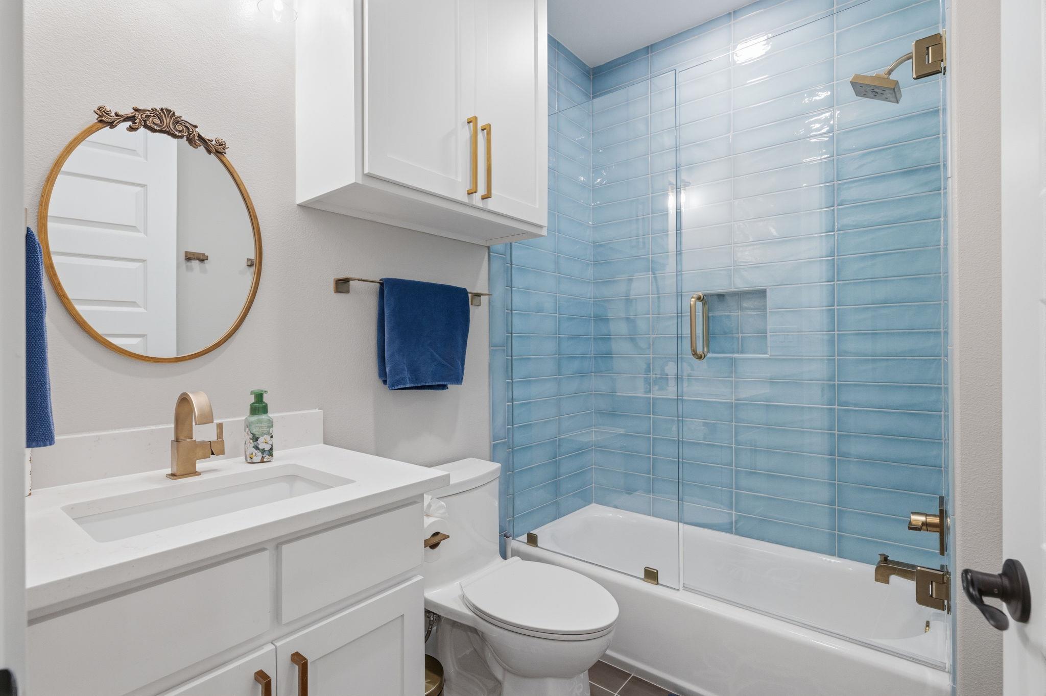 2551 Lakeshore Dr, Canyon Lake, TX 78133