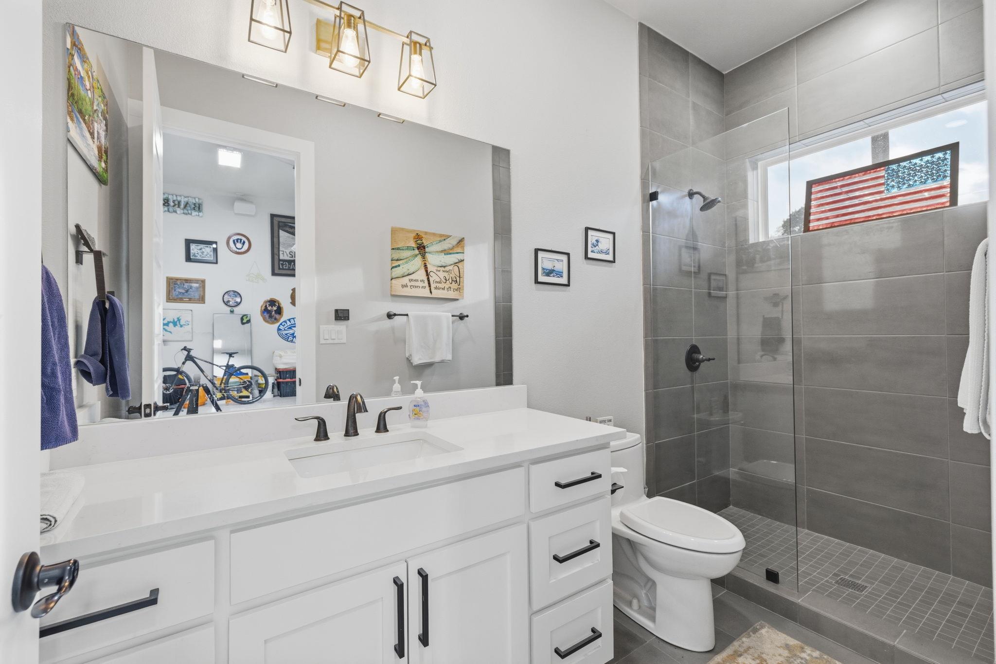 2551 Lakeshore Dr, Canyon Lake, TX 78133