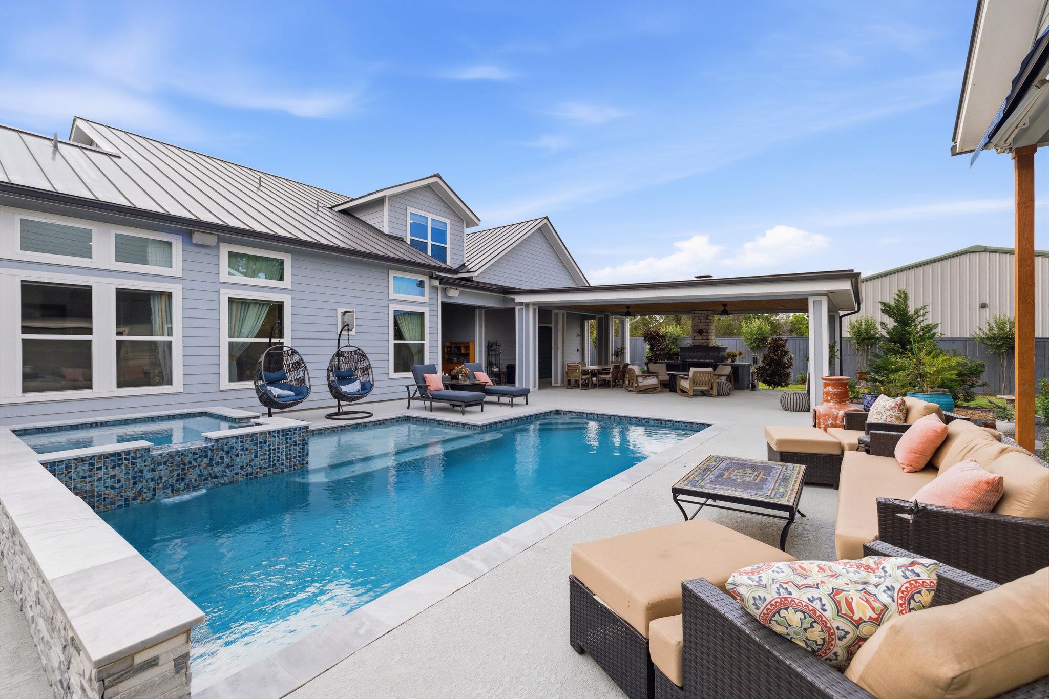 2551 Lakeshore Dr, Canyon Lake, TX 78133