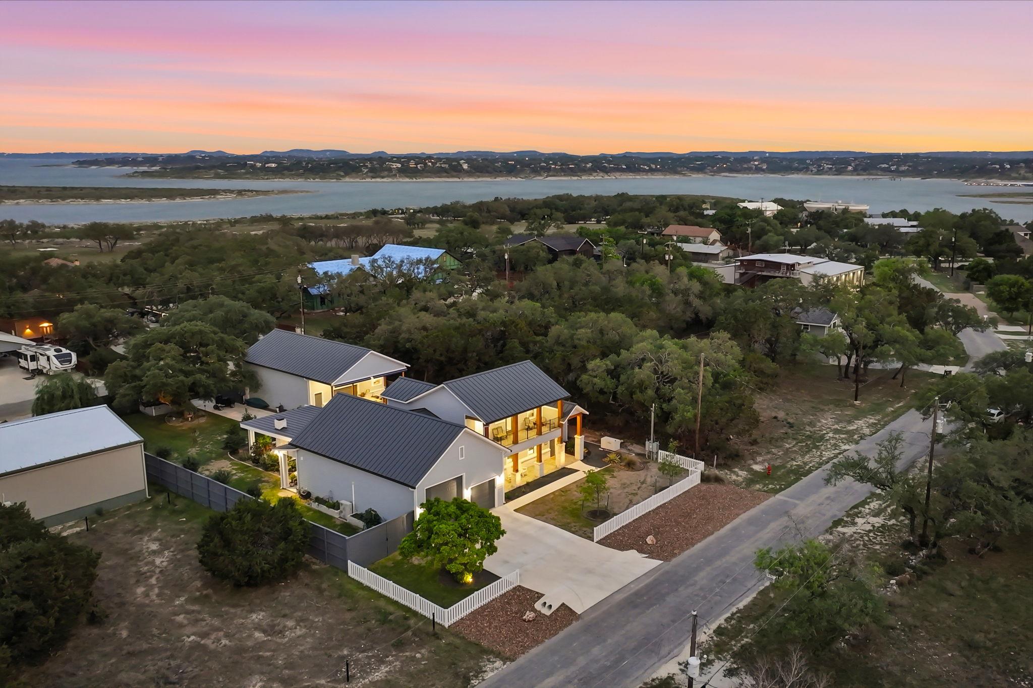 2551 Lakeshore Dr, Canyon Lake, TX 78133