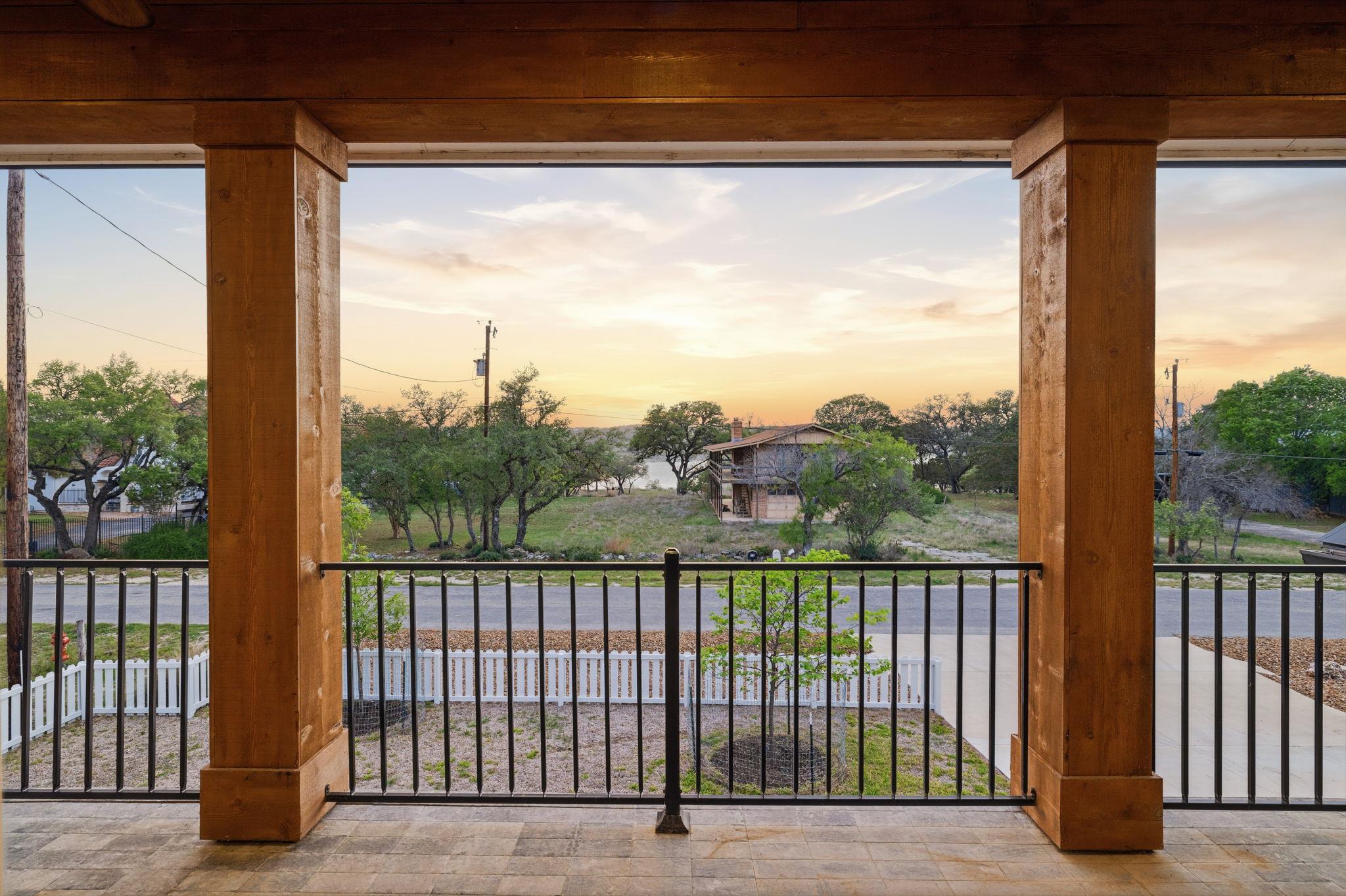 2551 Lakeshore Dr, Canyon Lake, TX 78133