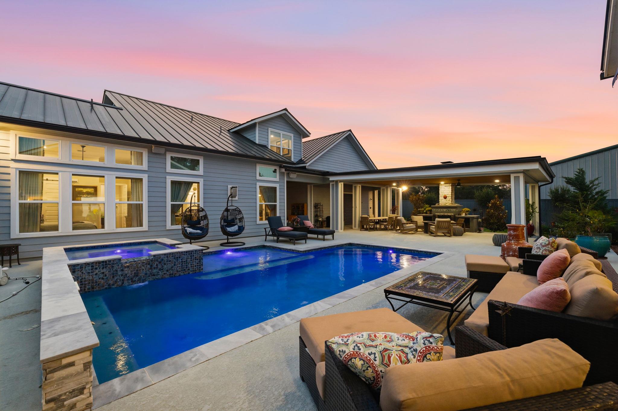 2551 Lakeshore Dr, Canyon Lake, TX 78133