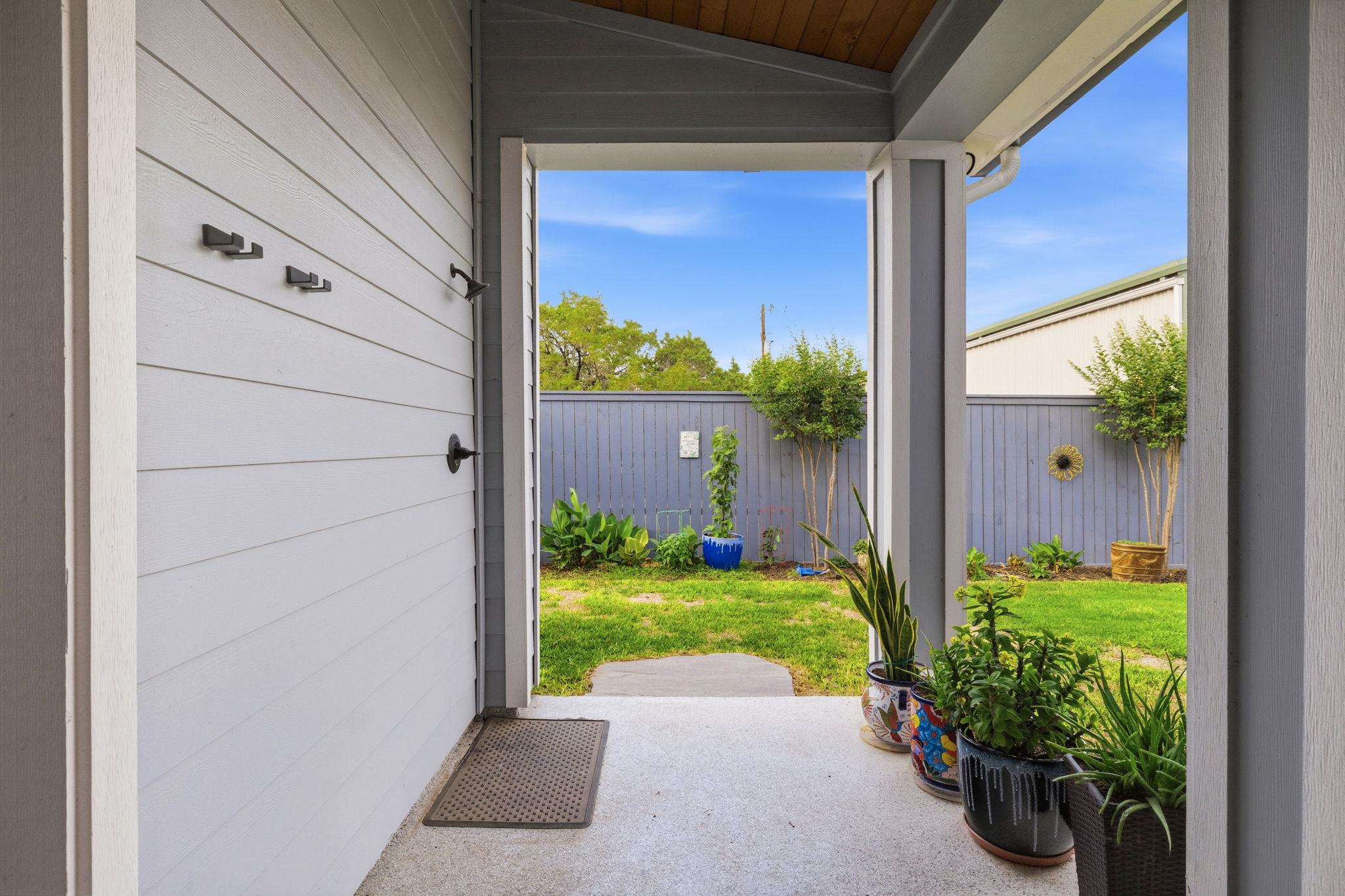 2551 Lakeshore Dr, Canyon Lake, TX 78133