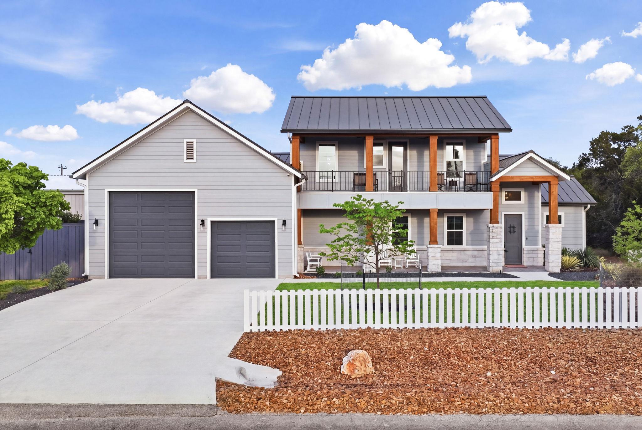 2551 Lakeshore Dr, Canyon Lake, TX 78133