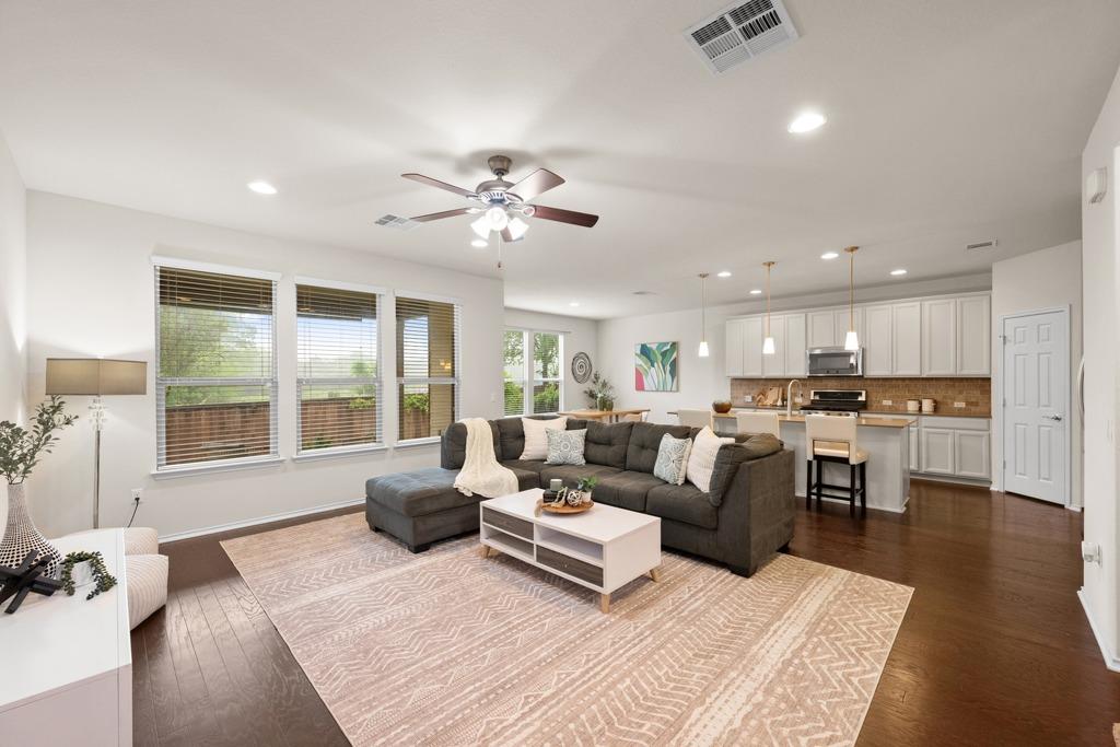 9400 Privet Dr, Austin, TX 78748