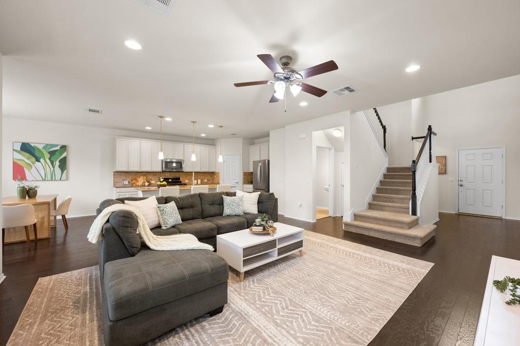 9400 Privet Dr, Austin, TX 78748