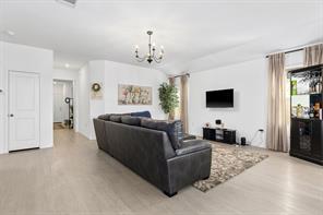 211 Camargue Dr, Hutto, TX 78634