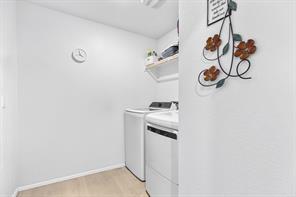 211 Camargue Dr, Hutto, TX 78634