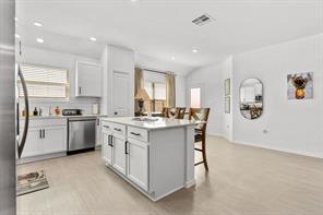 211 Camargue Dr, Hutto, TX 78634