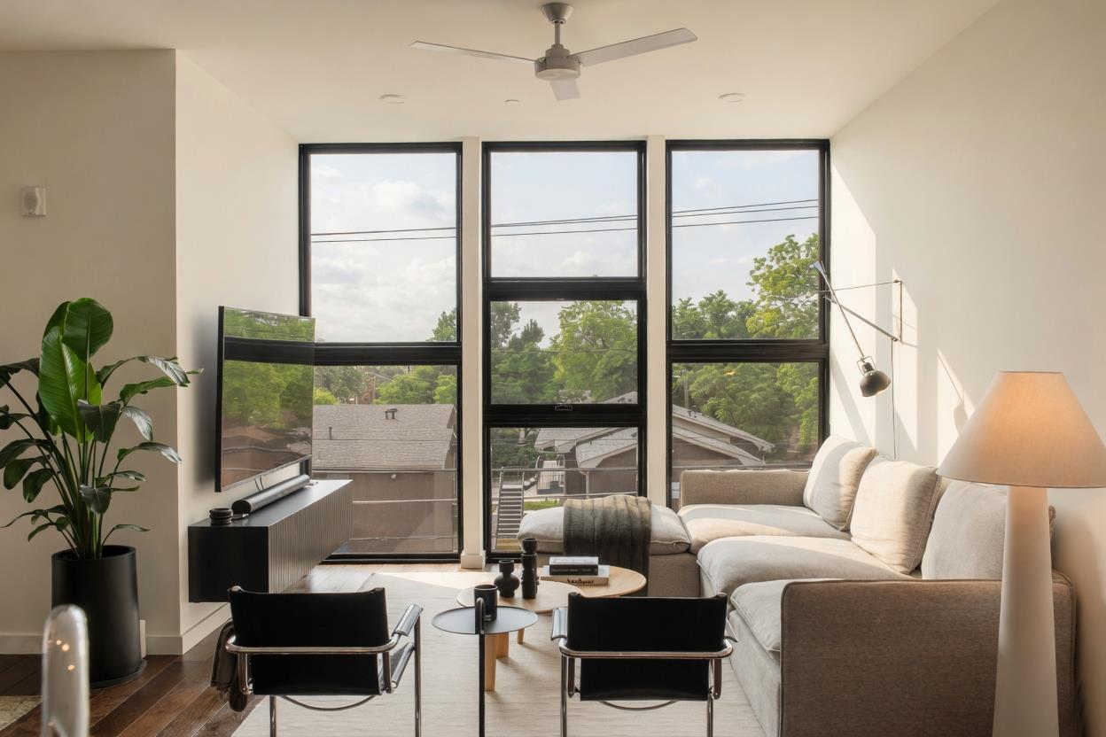 1322 E 12th St # 305, Austin, TX 78702