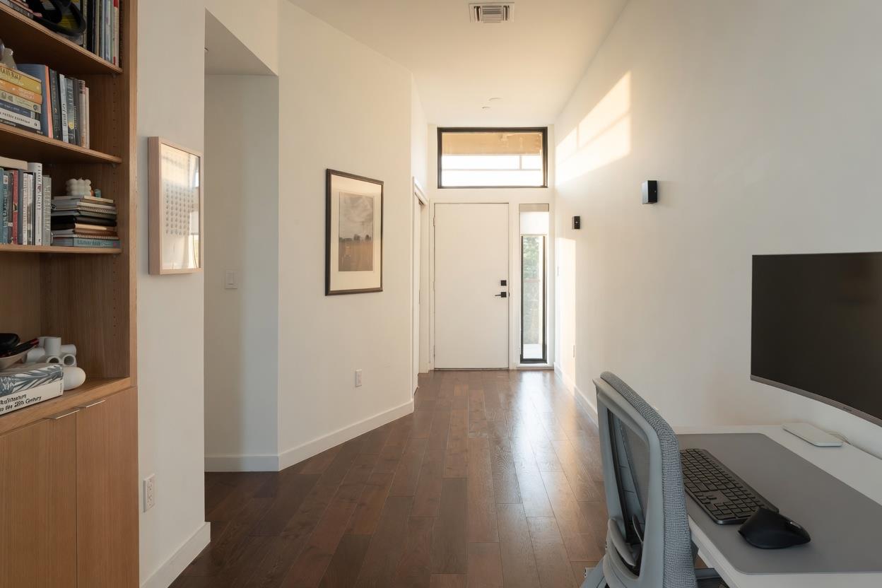 1322 E 12th St # 305, Austin, TX 78702