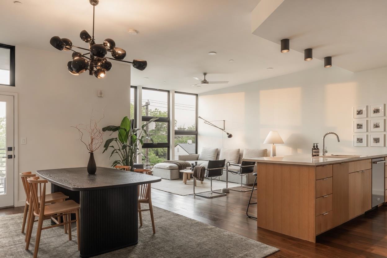 1322 E 12th St # 305, Austin, TX 78702