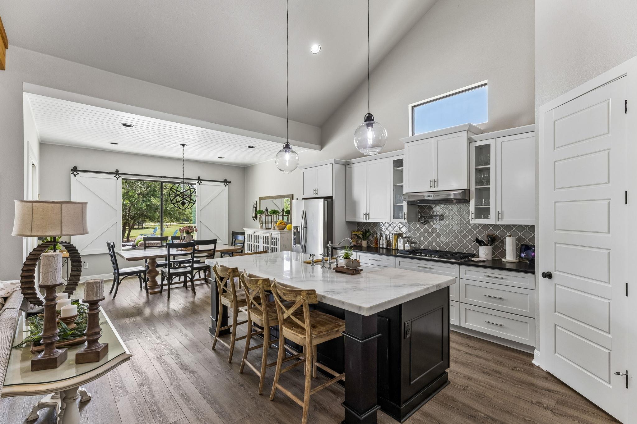 111 Craigen Rd, Liberty Hill, TX 78642