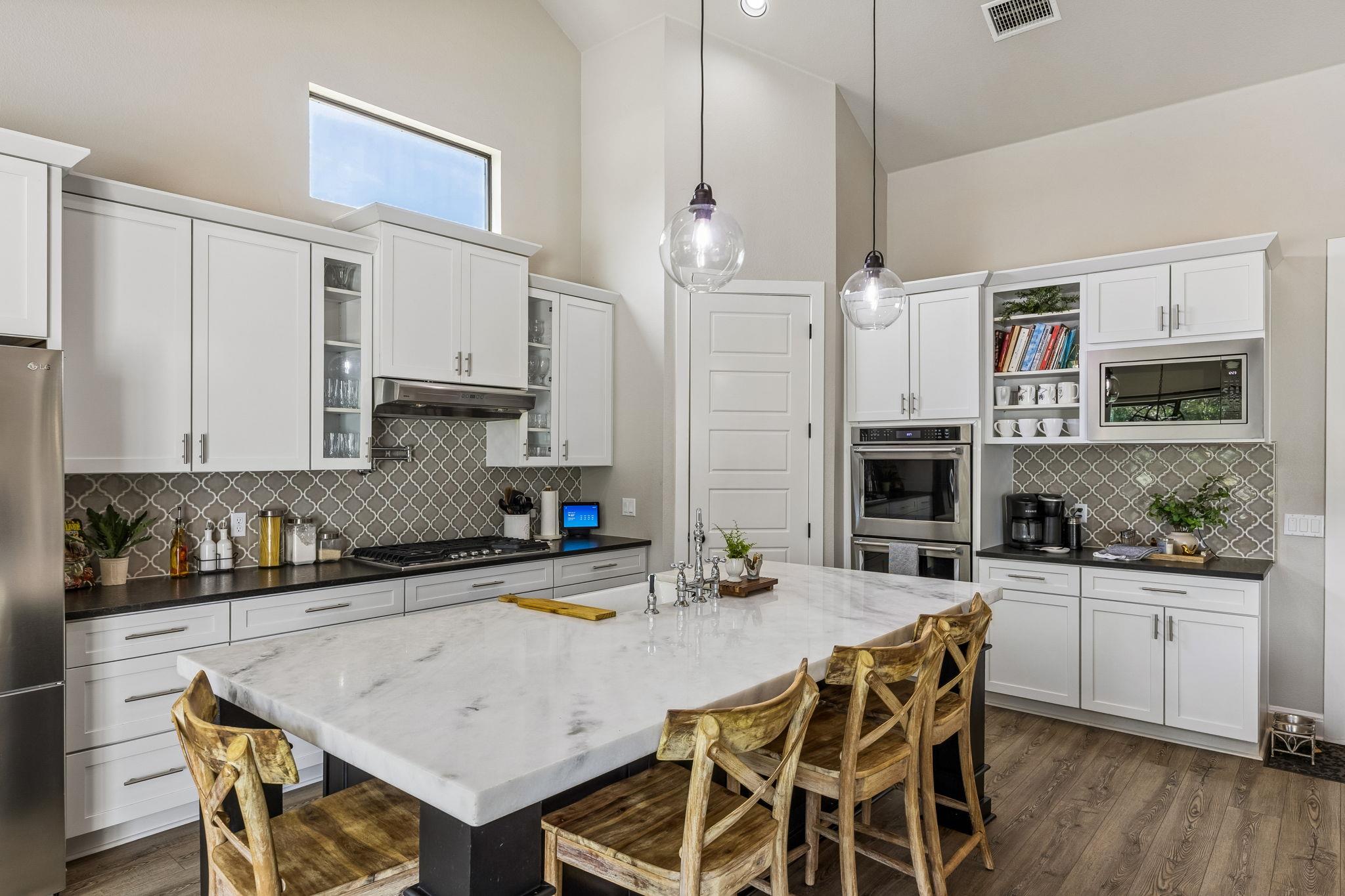 111 Craigen Rd, Liberty Hill, TX 78642