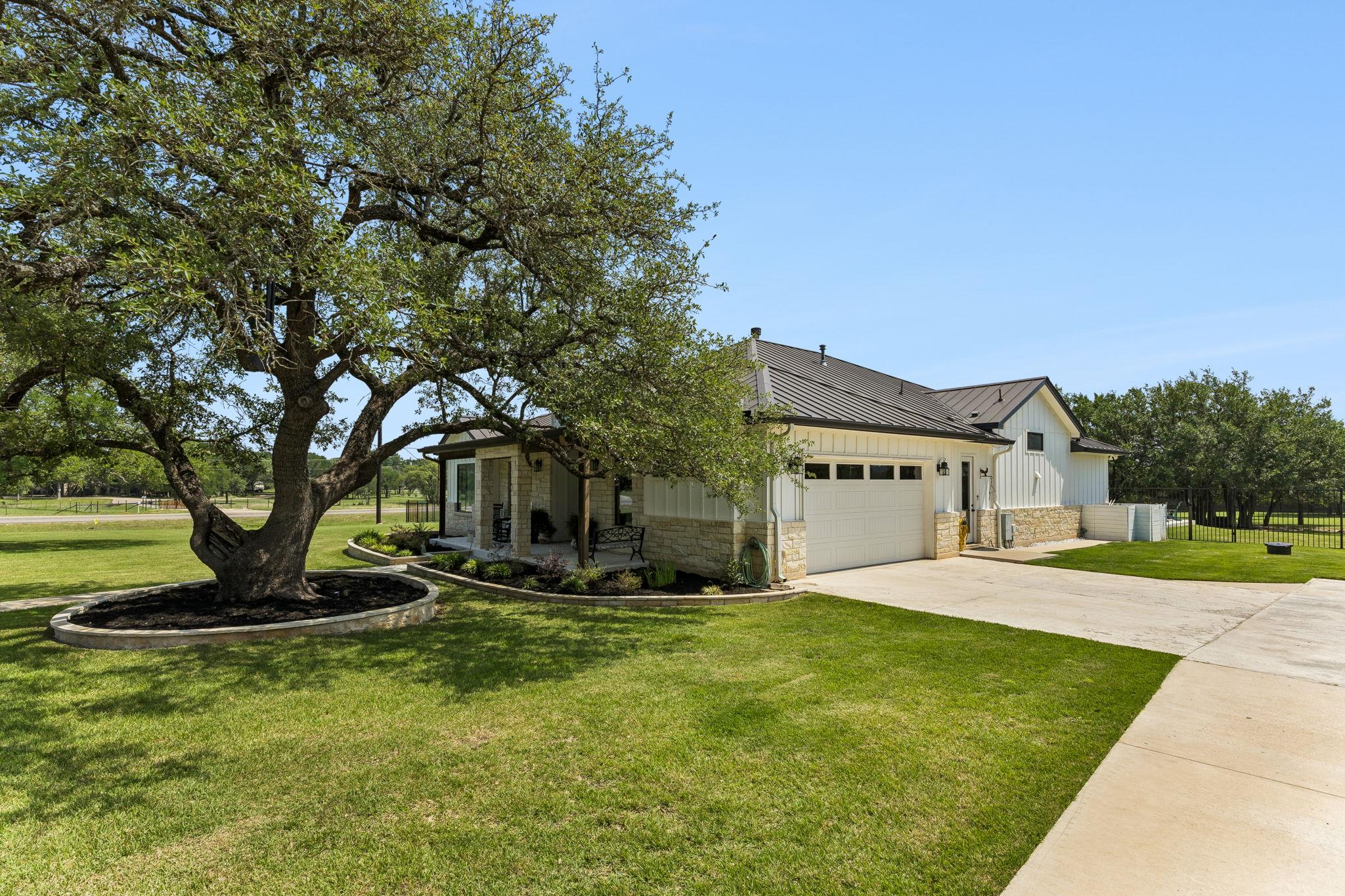111 Craigen Rd, Liberty Hill, TX 78642