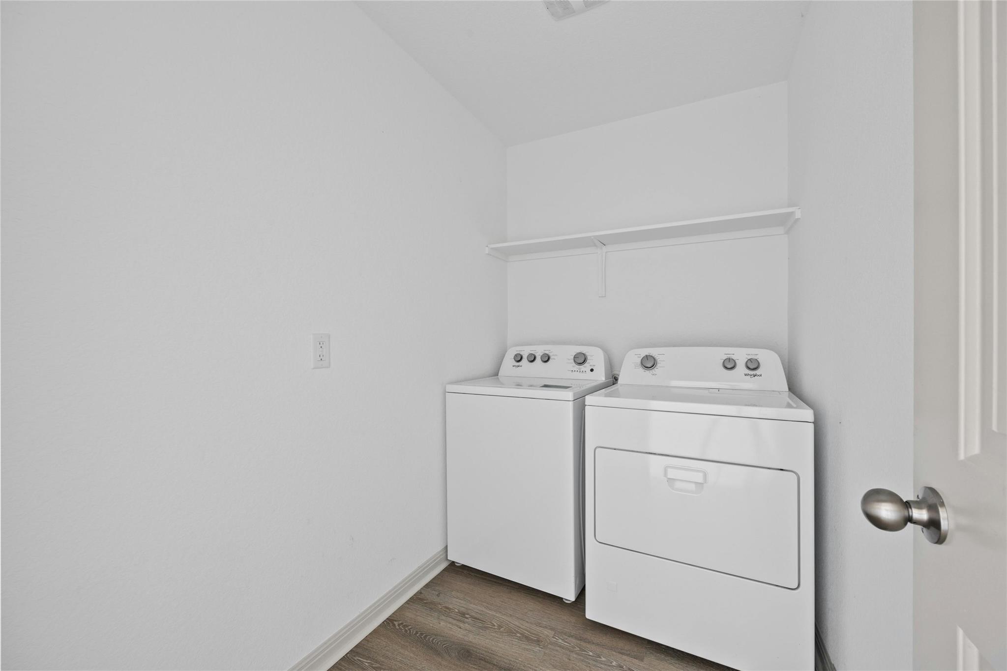 212 Sweetwater Creek Ln, Hutto, TX 78634