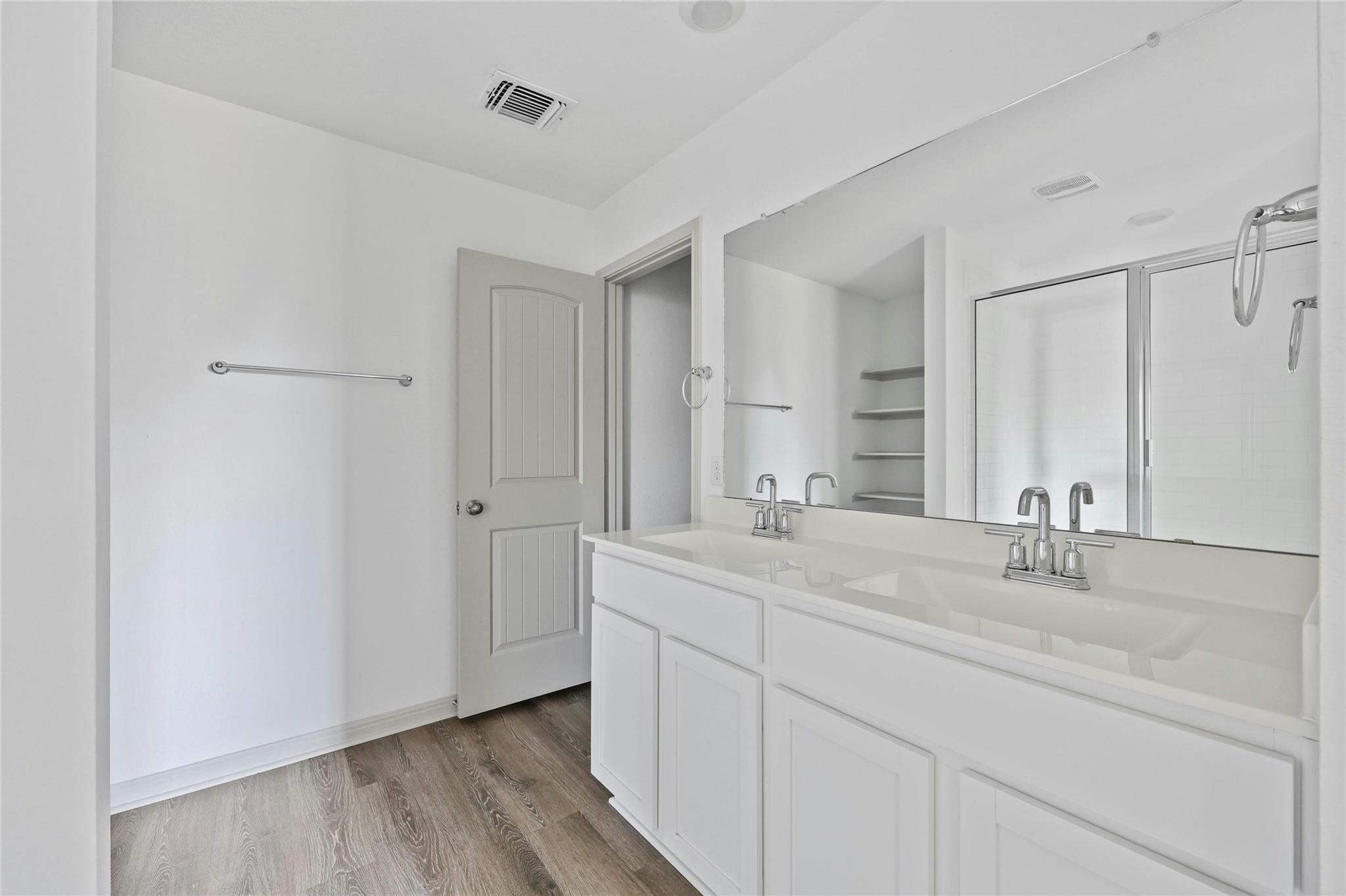 212 Sweetwater Creek Ln, Hutto, TX 78634