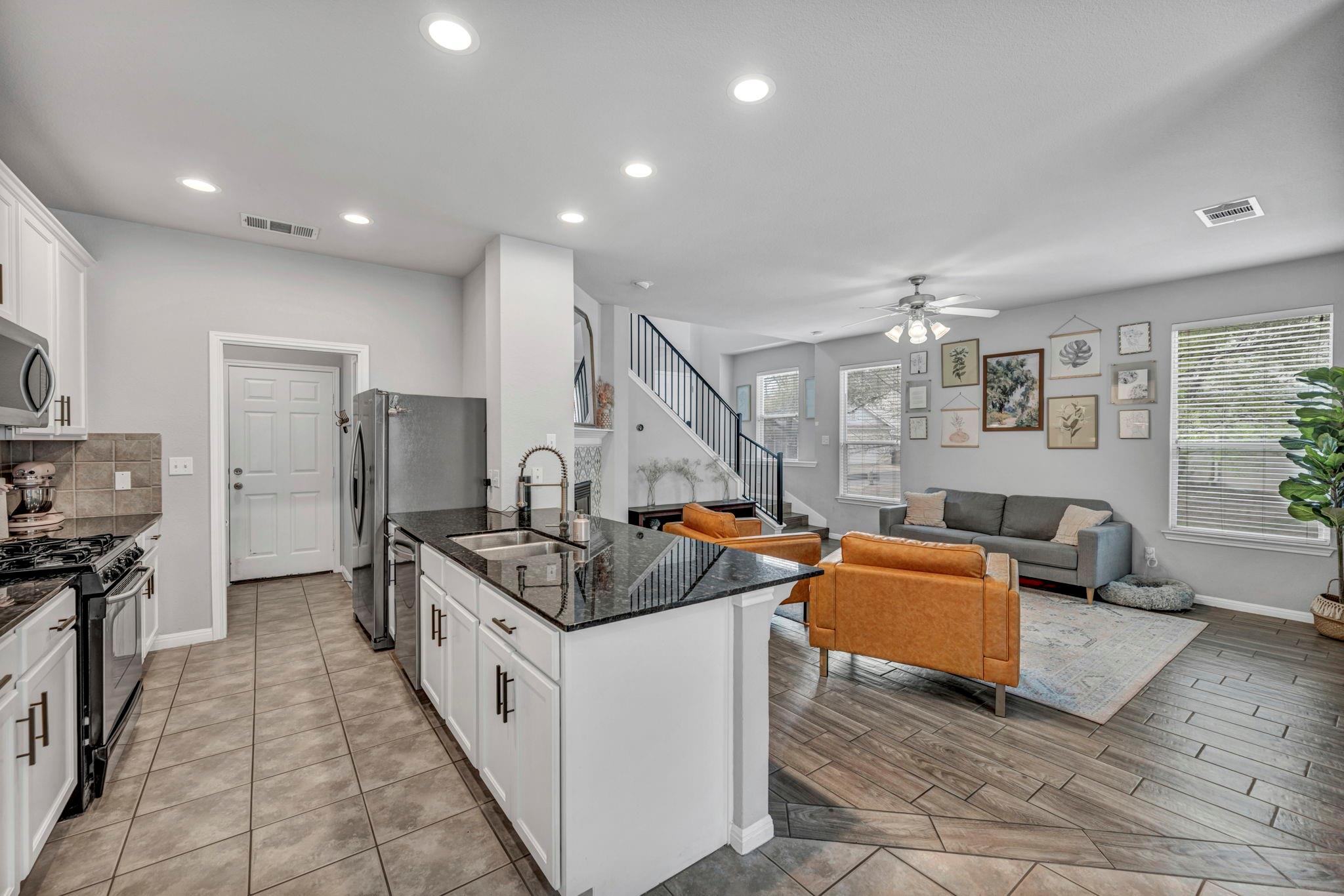 411 W St Elmo Rd # 25, Austin, TX 78745