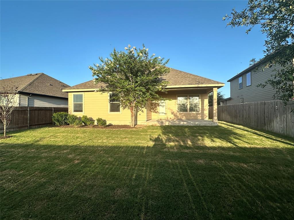 102 Schuylerville Dr, Elgin, TX 78621