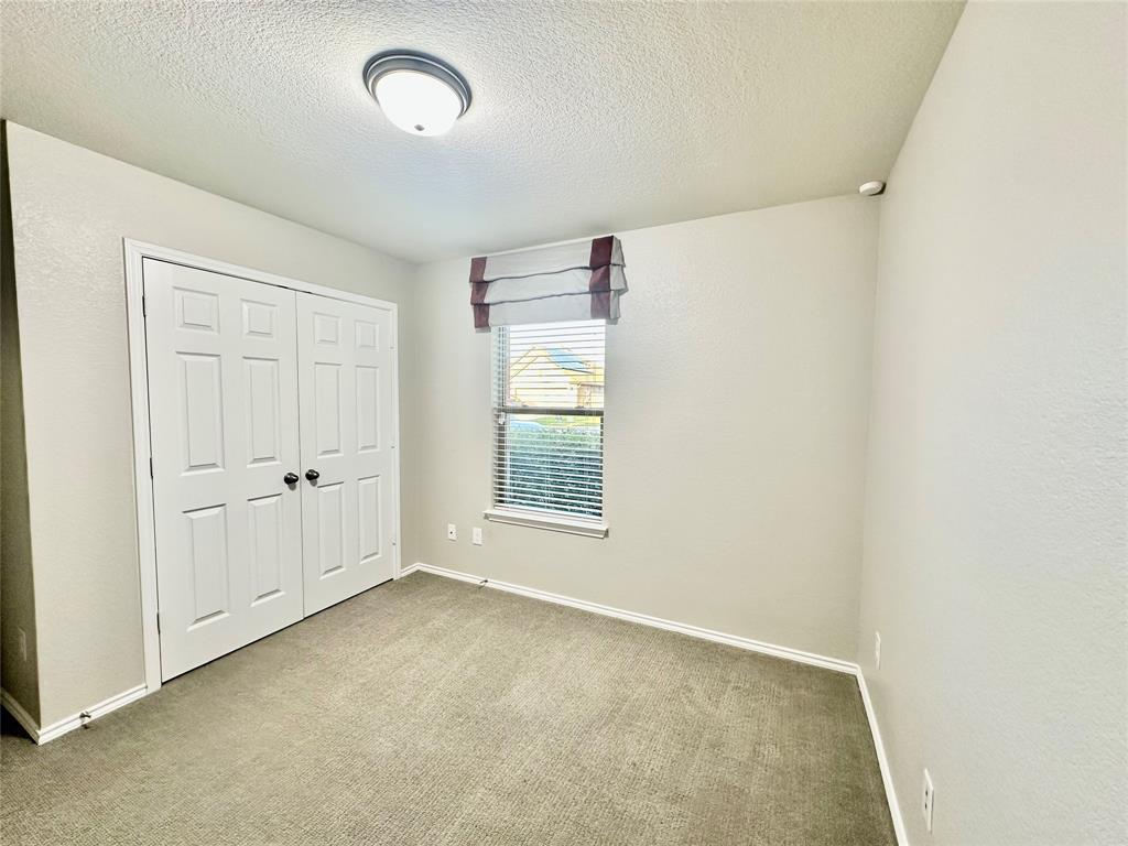 102 Schuylerville Dr, Elgin, TX 78621