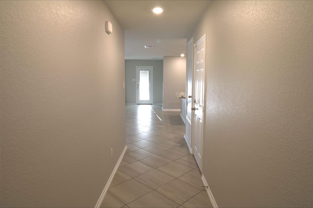 102 Schuylerville Dr, Elgin, TX 78621