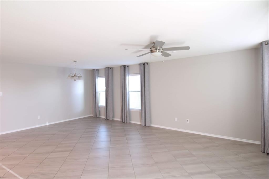 102 Schuylerville Dr, Elgin, TX 78621