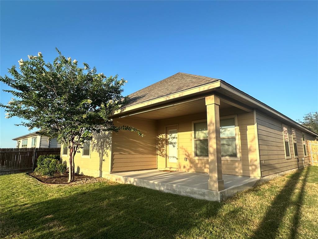 102 Schuylerville Dr, Elgin, TX 78621