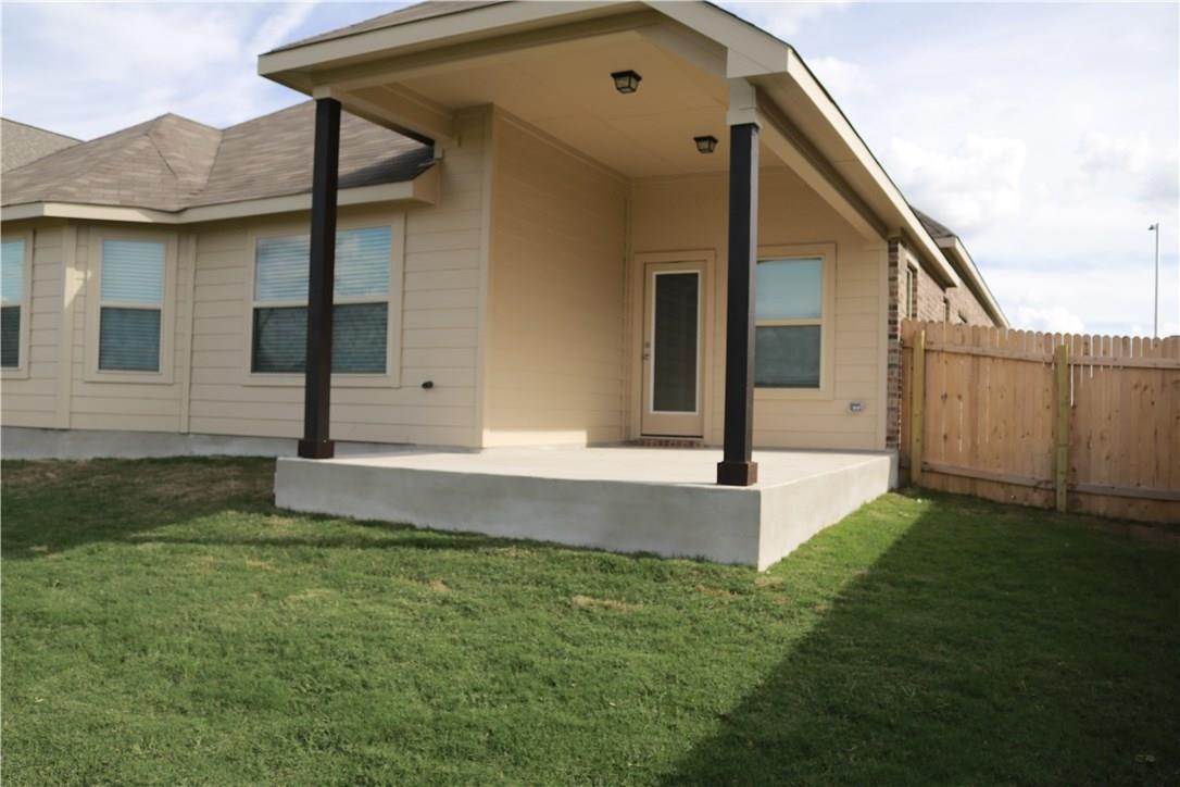 913 Wolcott Dr, Leander, TX 78641