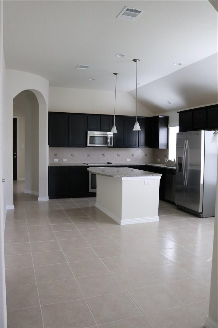 913 Wolcott Dr, Leander, TX 78641