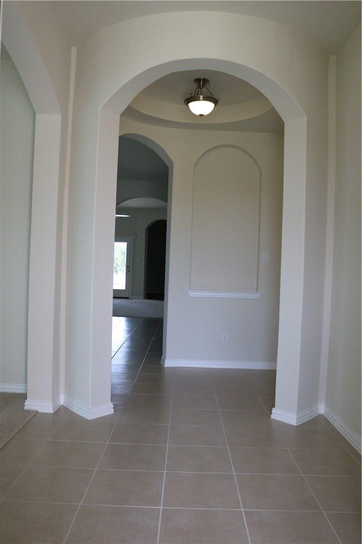 913 Wolcott Dr, Leander, TX 78641