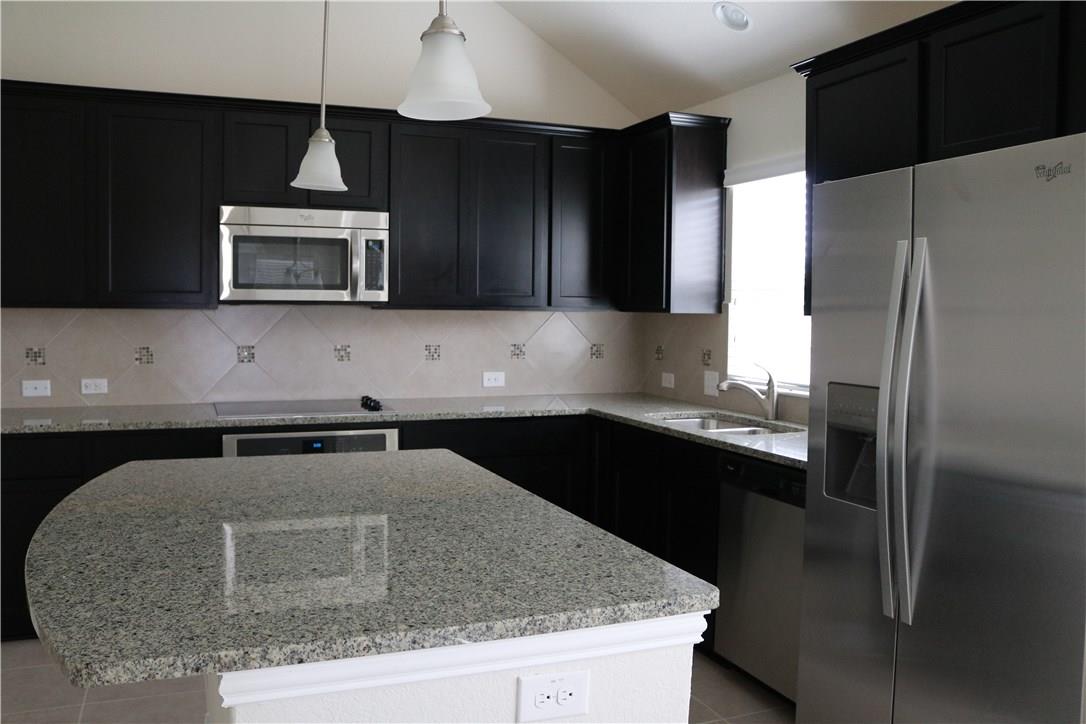 913 Wolcott Dr, Leander, TX 78641