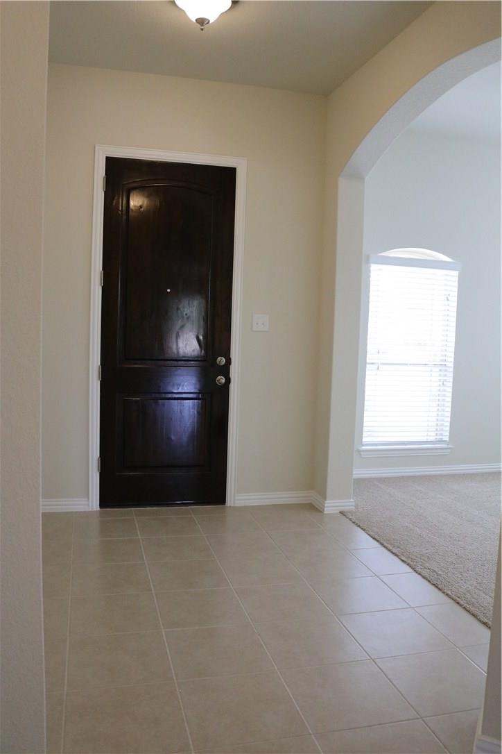 913 Wolcott Dr, Leander, TX 78641