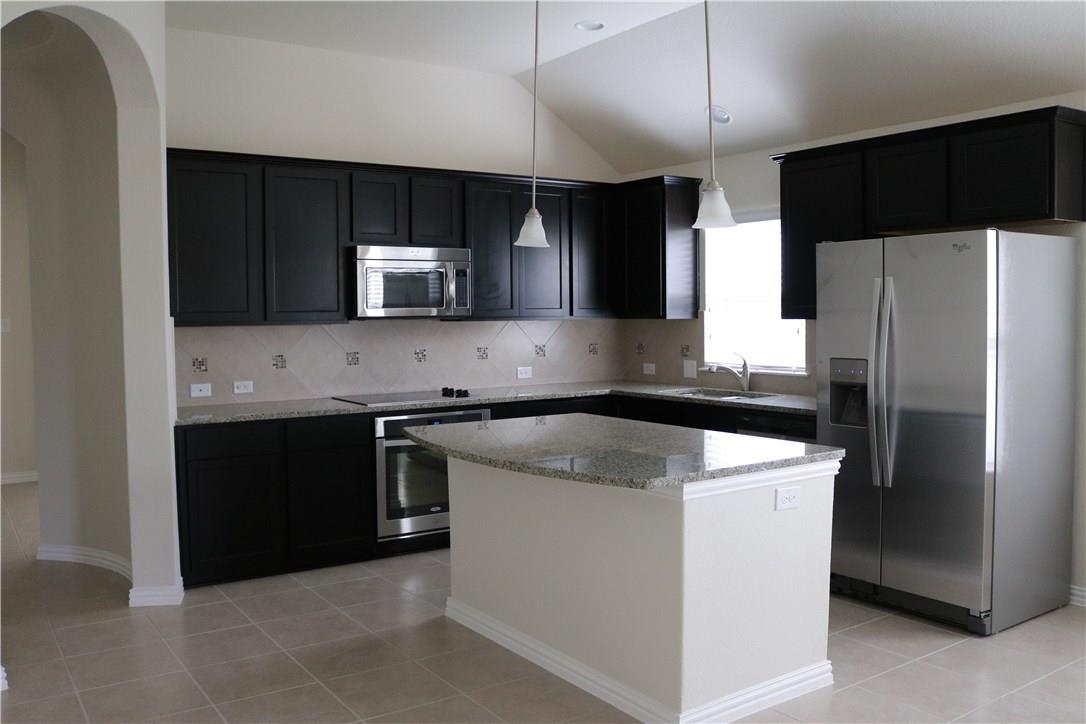 913 Wolcott Dr, Leander, TX 78641