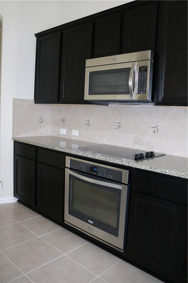 913 Wolcott Dr, Leander, TX 78641