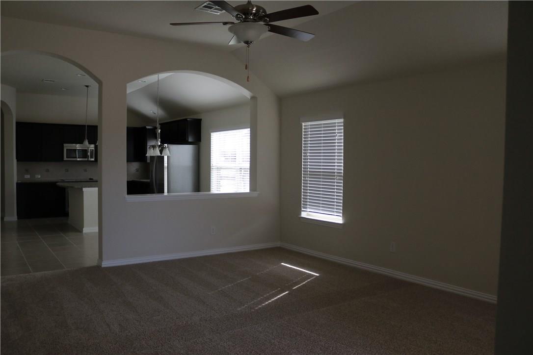 913 Wolcott Dr, Leander, TX 78641