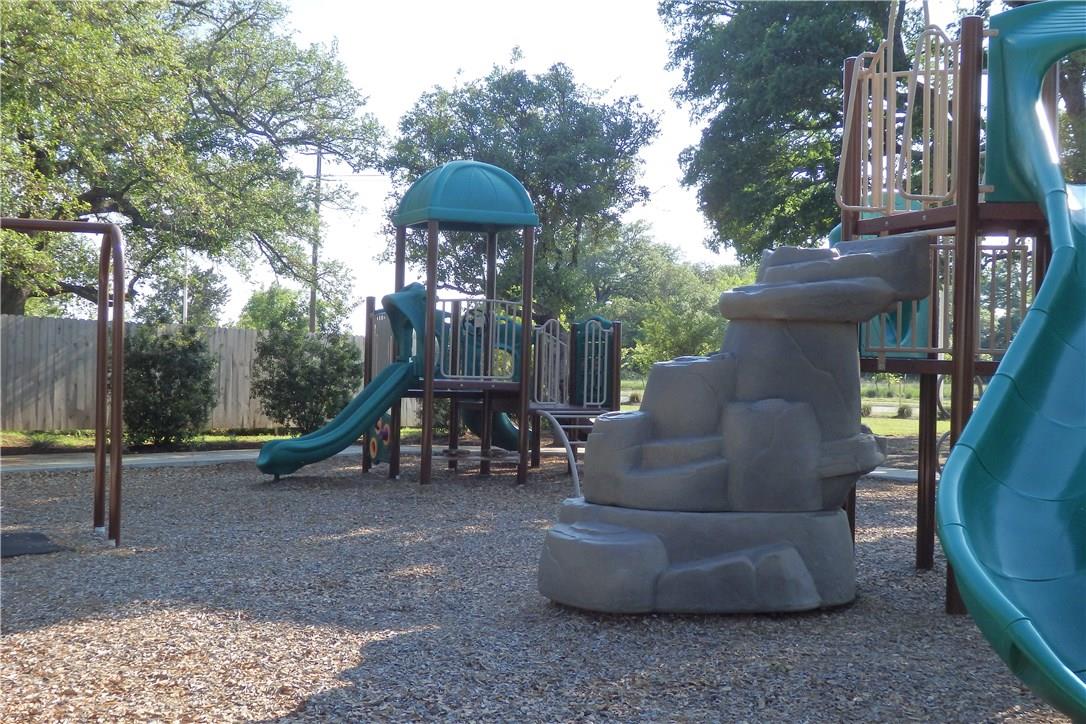 913 Wolcott Dr, Leander, TX 78641